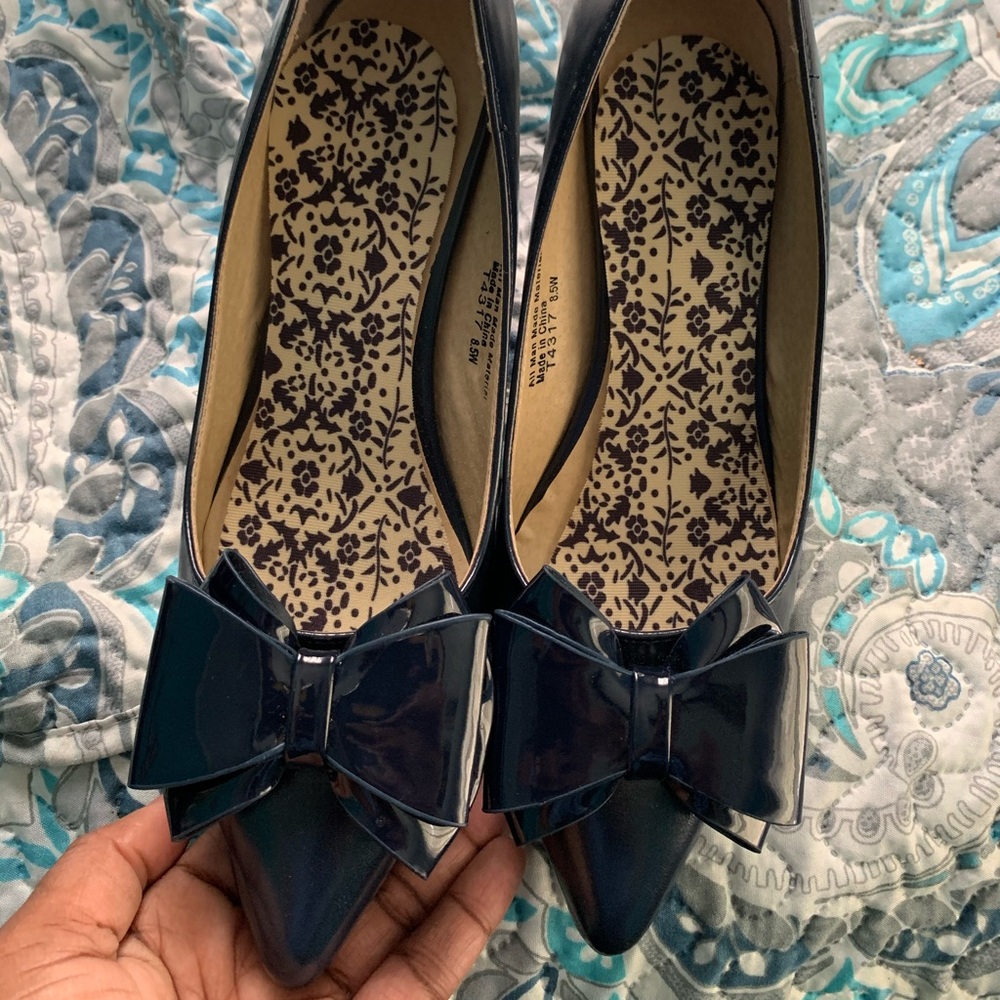 8.5M Navy Blue Bow Heels